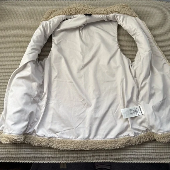 Patagonia Los Gatos Sherpa Vest - Picture 3 of 6